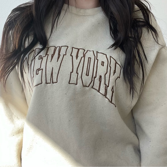 new york crewneck - Picture 2 of 4